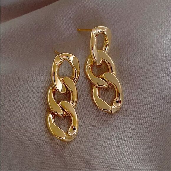 #32 Gold Chain Link Drop Earrings - Picture 1 of 5